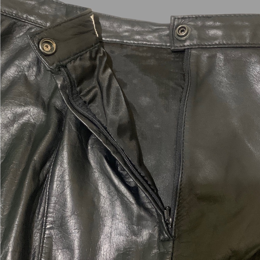 VINTAGE LEATHER SKIRT! - Picture 3 of 6